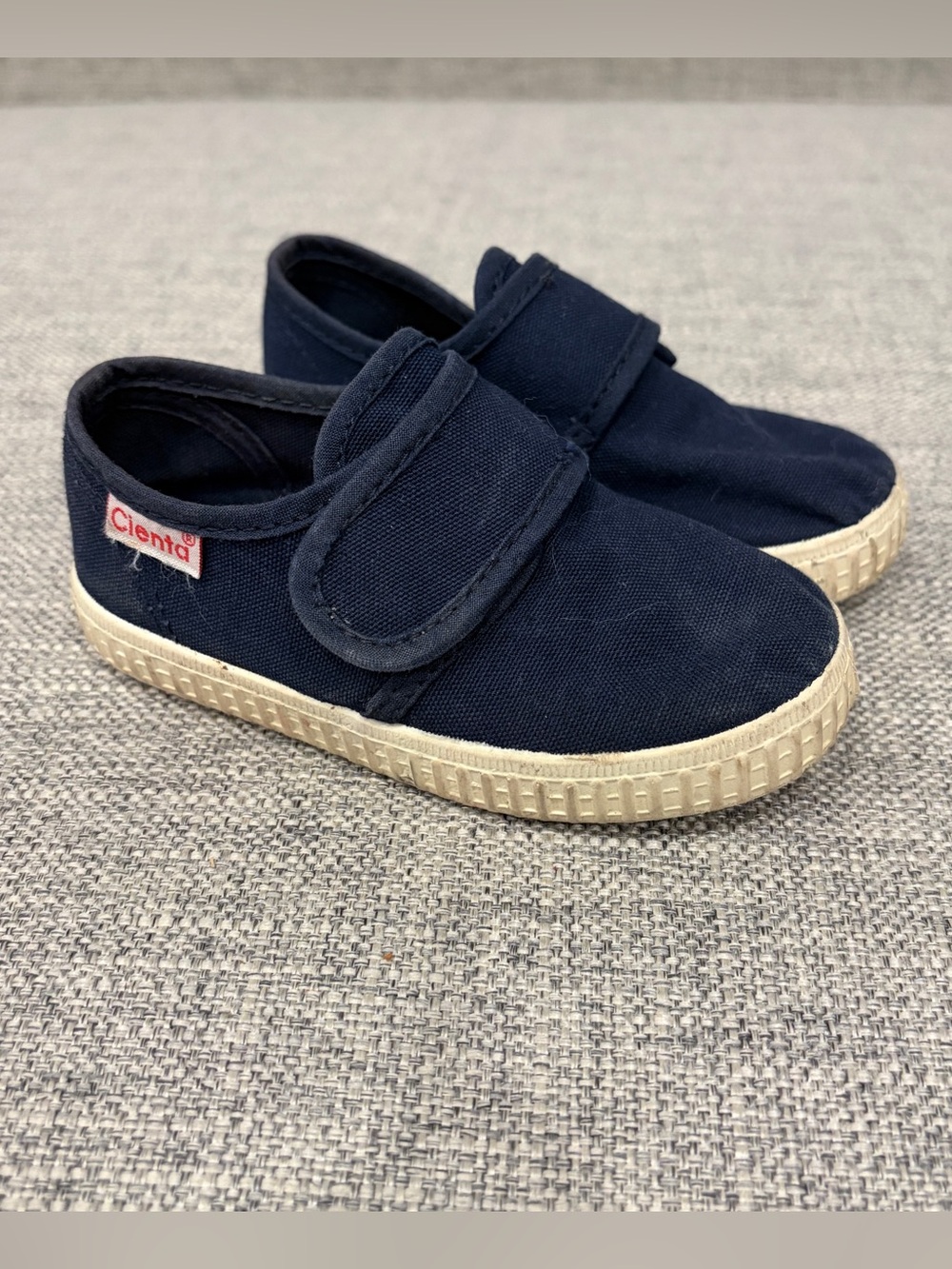 Cienta size 22 (like size 6) navy shoes